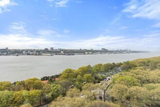 230 Riverside Dr in New York, NY - Building Photo - Building Photo