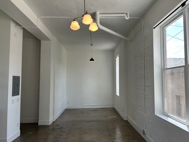 111 N Walnut St, Unit B