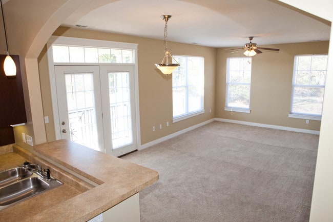 City Flats Renwick in Bloomington, IN - Foto de edificio - Building Photo