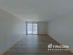 71 Amesbury Rd in Montgomery, IL - Building Photo - Building Photo