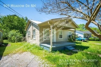 909 Meadow Dr NW in Huntsville, AL - Building Photo - Building Photo