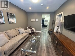 212 Rosslyn Ave N in Hamilton, ON - Building Photo - Building Photo