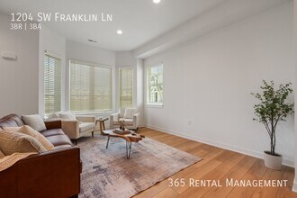 1204 SW Franklin Dr in Ankeny, IA - Building Photo - Building Photo