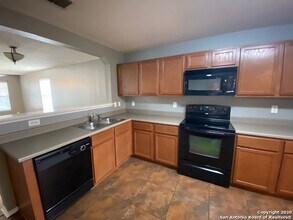 8442 Silver Willow in San Antonio, TX - Building Photo - Building Photo
