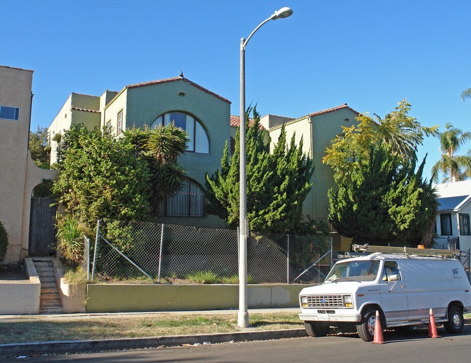 1153 S Bronson Ave in Los Angeles, CA - Building Photo