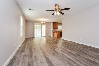 6479 Red Island Ct in Las Vegas, NV - Foto de edificio - Building Photo