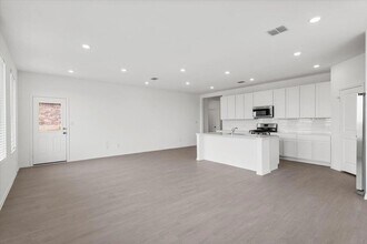 128 Rodney Boat Rd in Kyle, TX - Building Photo - Building Photo