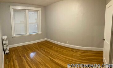 95 Nichols St, Unit 4 in Everett, MA - Building Photo - Building Photo