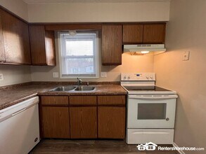 802 Hartford Ave in Des Moines, IA - Foto de edificio - Building Photo