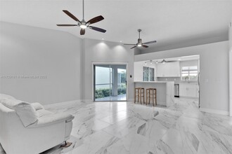 710 SE 22nd Ln in Homestead, FL - Building Photo - Building Photo