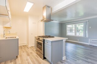 Woodman - Donovan in Sherman Oaks, CA - Building Photo