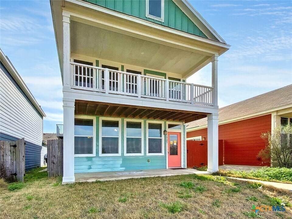 1721 Arbor Knot Dr in Kyle, TX - Building Photo