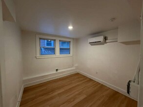 1384 W 83rd St in Cleveland, OH - Foto de edificio - Building Photo