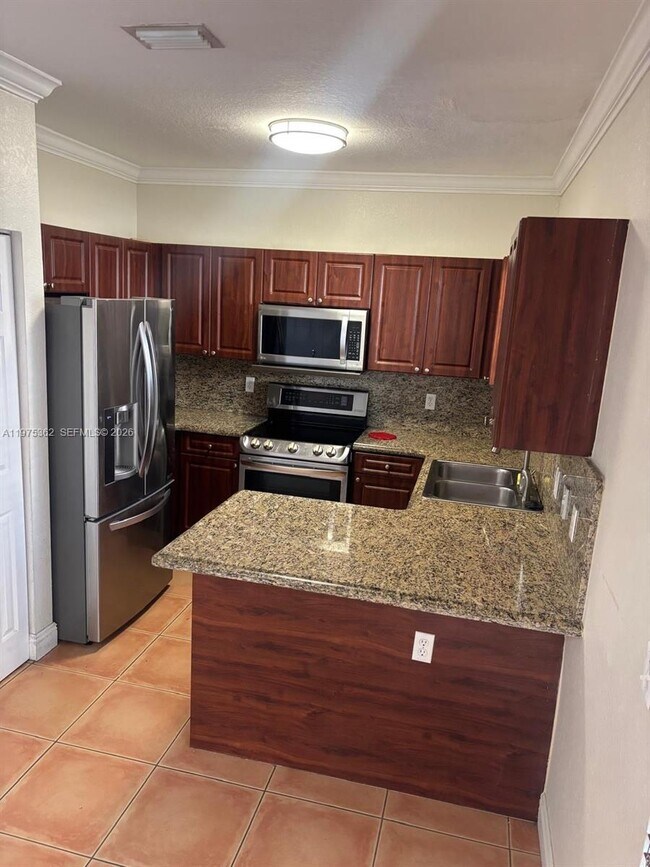 371 NE 26th Terrace in Homestead, FL - Building Photo - Building Photo