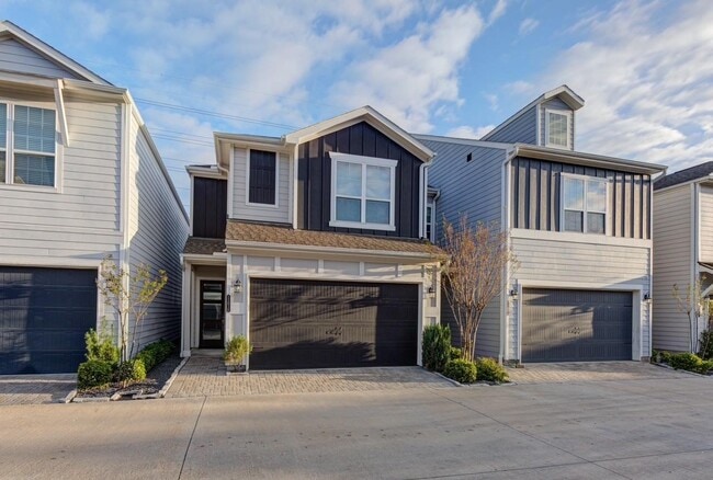 11010 Cres Light Way