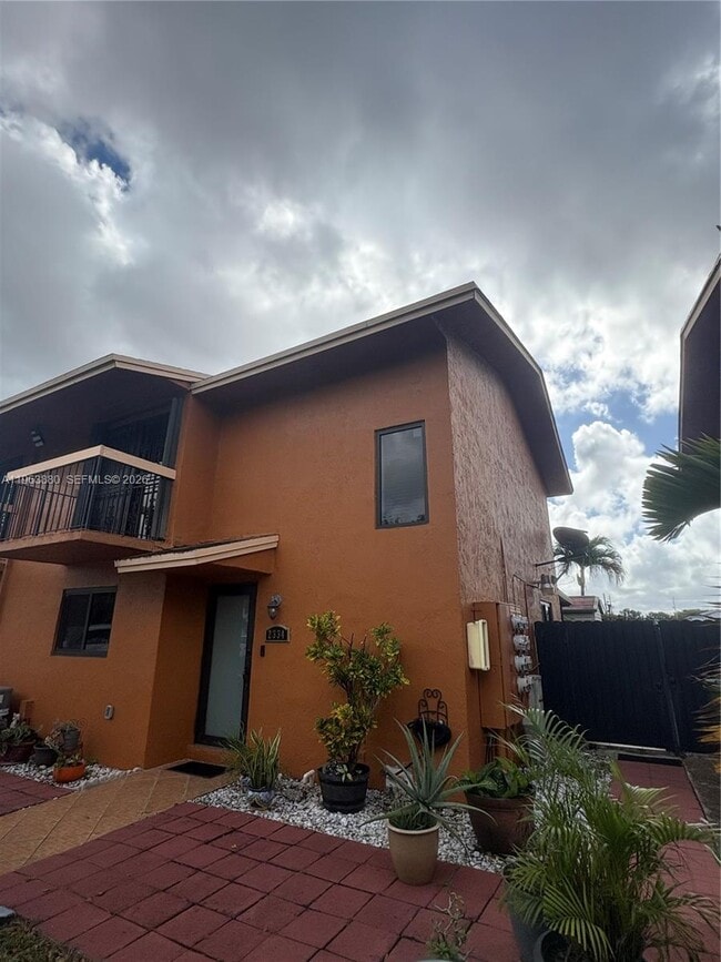 2334 W 62nd St in Hialeah, FL - Building Photo - Building Photo