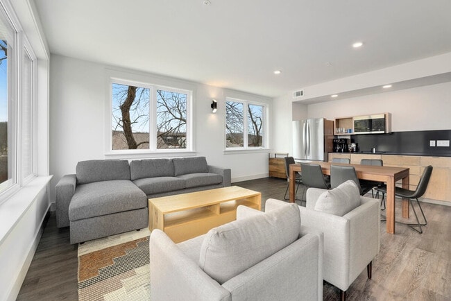 10 Riordan Rd in Bella Vista, AR - Building Photo - Building Photo