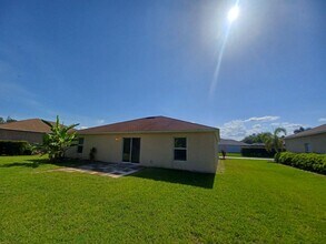 2720 Soaring Hawk Dr in Ft. Myers, FL - Building Photo - Building Photo