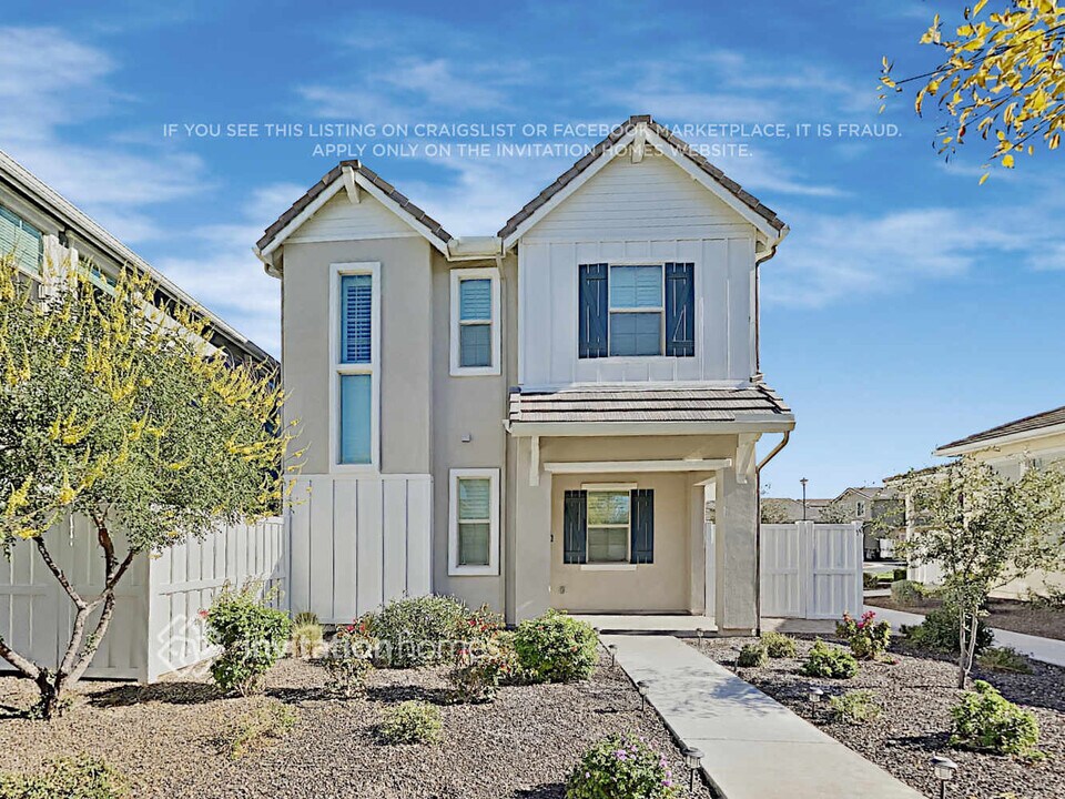 2270 S Wallrade Ln in Gilbert, AZ - Foto de edificio