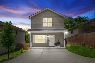 1835 Glade St in Nashville, TN - Building Photo - Building Photo