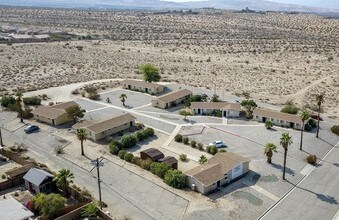 13704 Avenida Hermosa in Desert Hot Springs, CA - Foto de edificio - Other