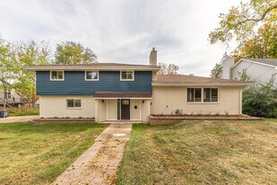 1520 Traver Rd in Ann Arbor, MI - Building Photo