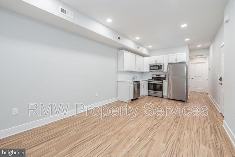 2031 S 19th St in Philadelphia, PA - Building Photo