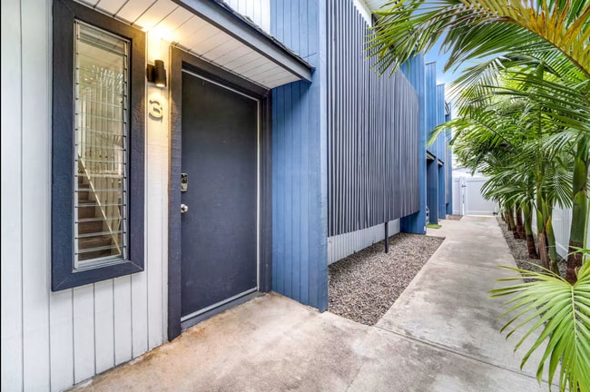 2735 Hornblend St in San Diego, CA - Building Photo - Building Photo