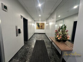 471 Commonwealth Ave in Boston, MA - Building Photo