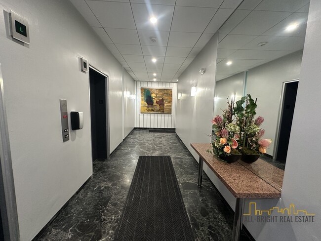 property at 471 Commonwealth Ave