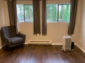 15138 65th Ave S in Tukwila, WA - Foto de edificio - Building Photo