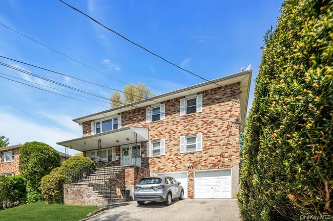 29 Butler St in Glen Cove, NY - Building Photo - Building Photo