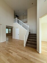 1147 Azalea Way in Simi Valley, CA - Building Photo - Building Photo