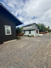 1135 NW Baltimore Ave in Bend, OR - Building Photo - Building Photo