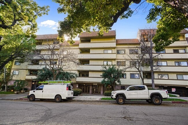 property at 1339 N Columbus Ave