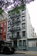 426 W 45th St in New York, NY - Building Photo - Building Photo