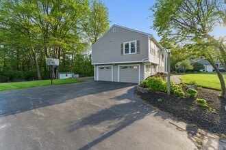 121 Indian Meadow Dr in Northborough, MA - Building Photo - Building Photo