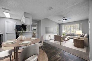 Park at Walden Lake in Plant City, FL - Building Photo