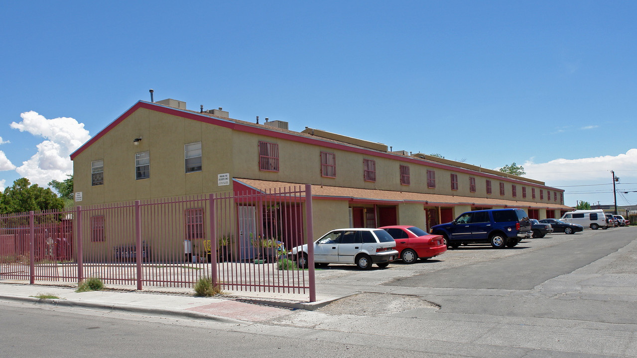 Hidden Grove in El Paso, TX - Building Photo