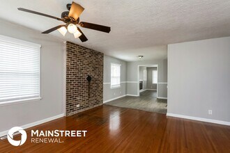 7706 Poinsettia Dr in Louisville, KY - Building Photo - Building Photo