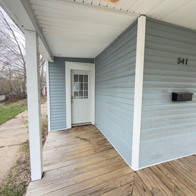 541 Eastern Ave NE in Grand Rapids, MI - Building Photo - Building Photo