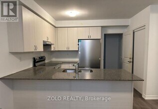 77 Suzuki St in Barrie, ON - Building Photo - Building Photo