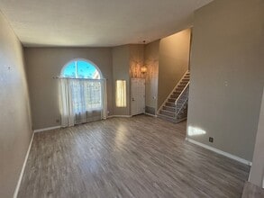 25530 Sheffield Ln in Santa Clarita, CA - Foto de edificio - Building Photo