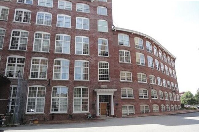 200 Market St, Unit Canal Place 3 in Lowell, MA - Foto de edificio - Building Photo
