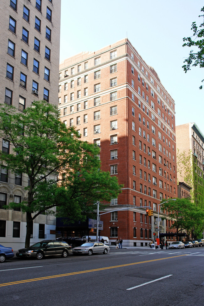 650 West End Ave in New York, NY - Building Photo - Building Photo