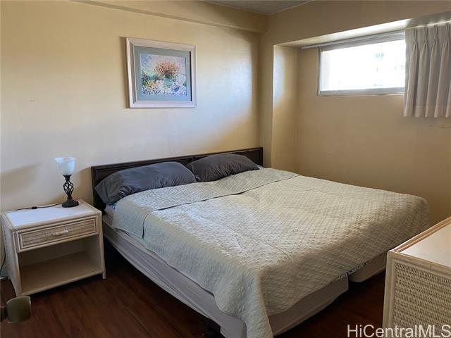 2440 Kuhio Ave. in Honolulu, HI - Building Photo