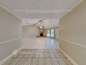 8330 Pebbledowne Dr in Houston, TX - Foto de edificio - Building Photo