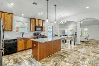 6015 Wildbriar Ln in Richmond, TX - Building Photo - Building Photo