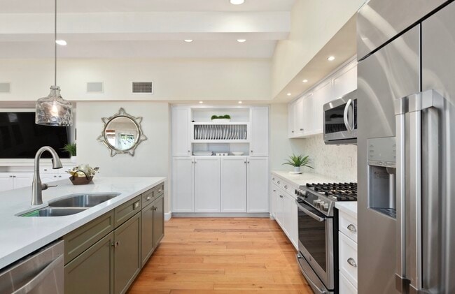 2348 Colgate Dr in Costa Mesa, CA - Building Photo - Building Photo