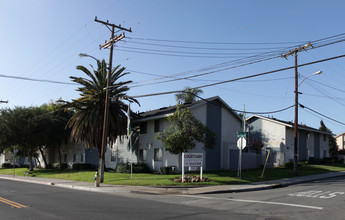 Courtyard Apartments in Riverside, CA - Building Photo - Building Photo